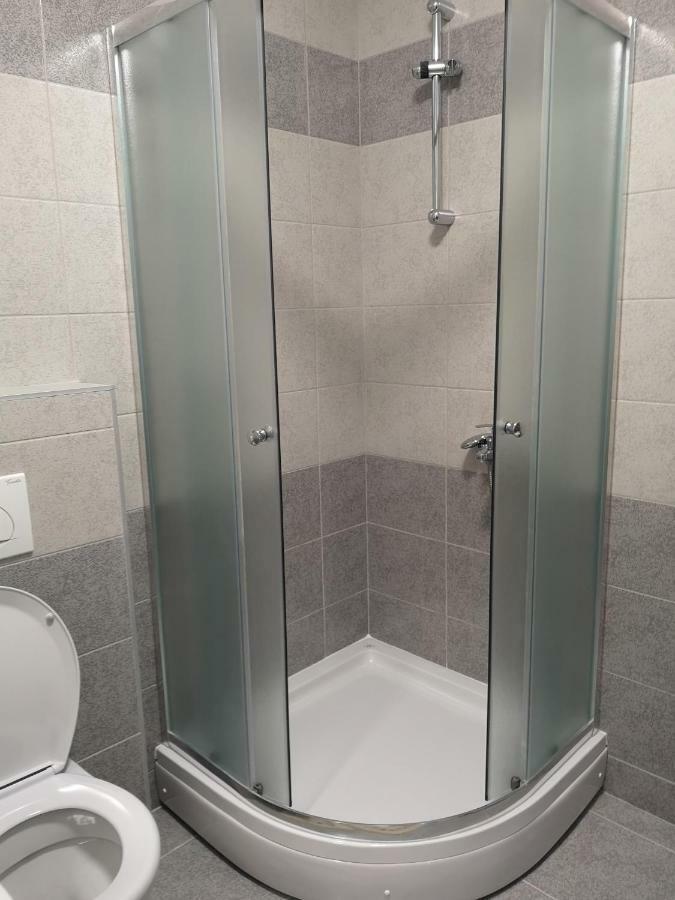 Apartman Gaga Lukavica Exterior foto